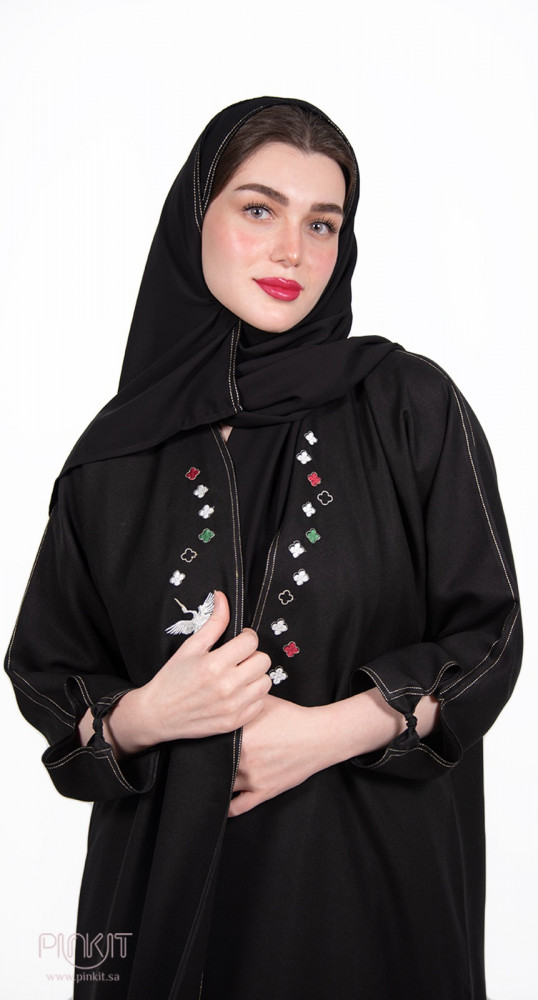 عباية سوداء بـ تطريز طائر