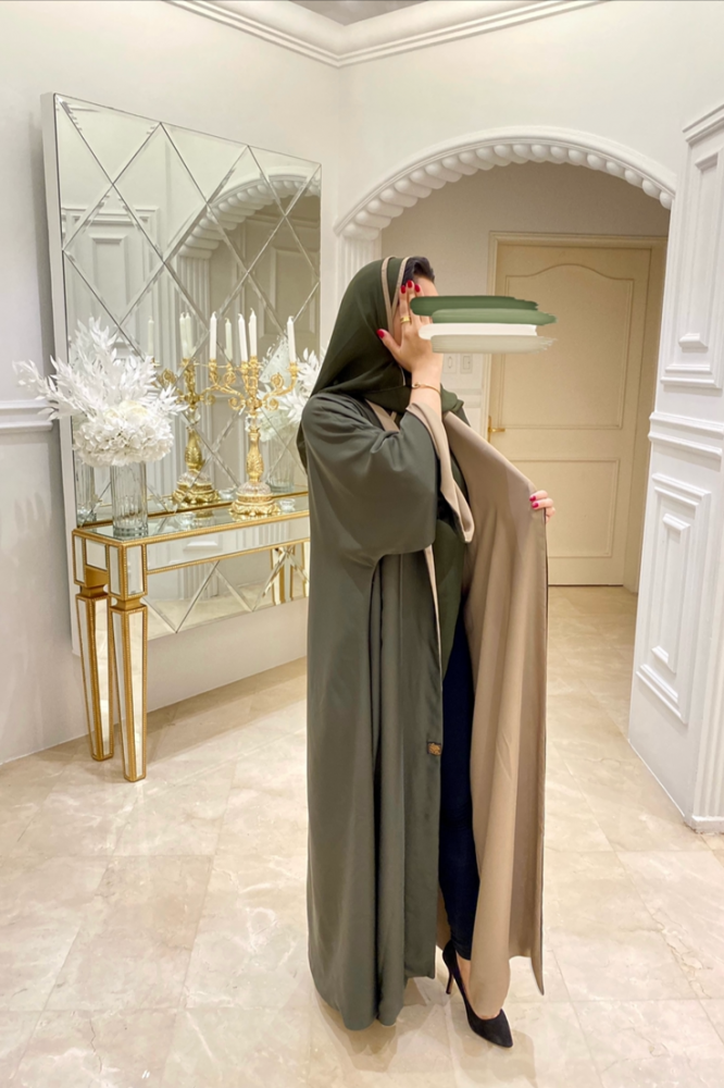 عباية كريب خفيف دبل فيس باكمام واسعه