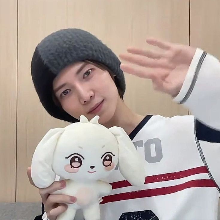دمى ateez