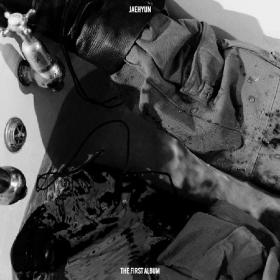 (PRE-ORDER) JAEHYUN - [J] 1st Album J Version CD