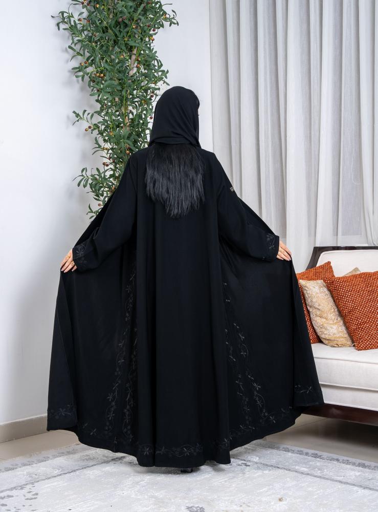 عباية نص كلوش سرميك _تطريز اسود