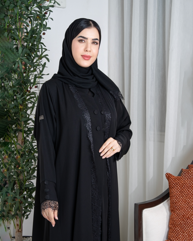 عباية لف نص كلوش بدانتيل فاخر وأزرار قماش – قماش إنترنت