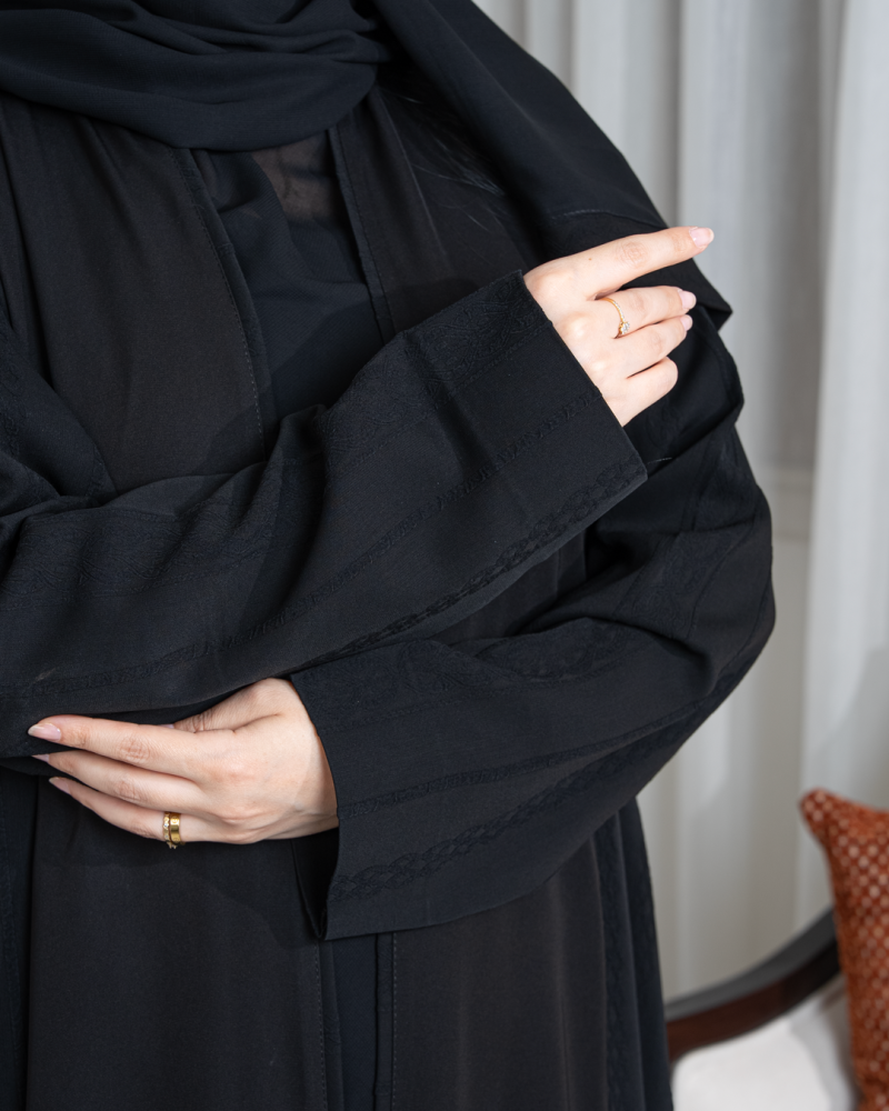 عباية لف نص كلوش جاكار بتداخل قماش إنترنت