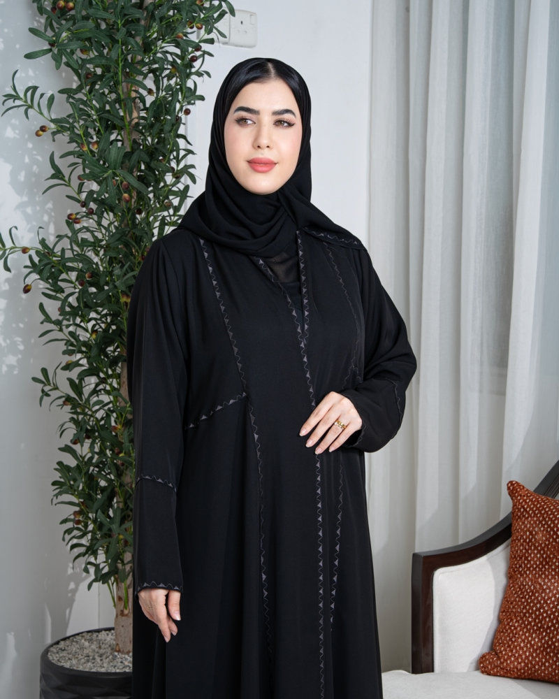 عباية لف نص كلوش بتطريز حباكة – قماش إنترنت