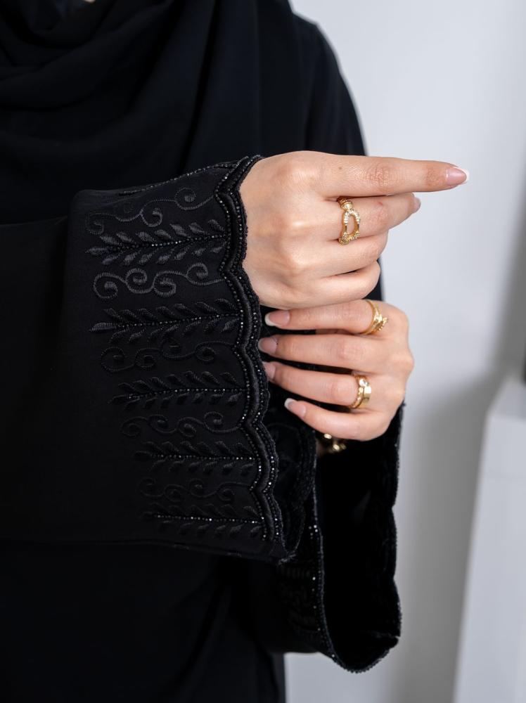 عباية نص كلوش_ تطريز شك