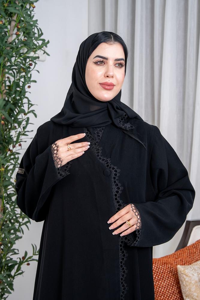 عباية نص كلوش سرميك_دانتيل فاخر