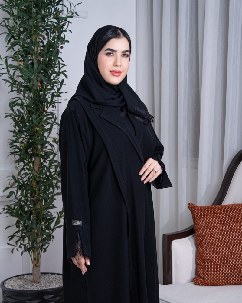 عباية سراميك نص كلوش بتصميم أربع بكس ودانتيل