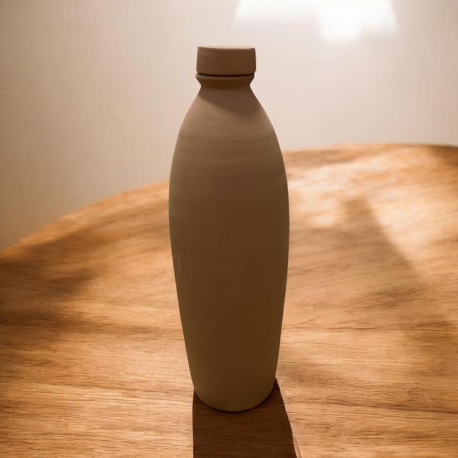 Clay water bottle (1.5 liter) with cup