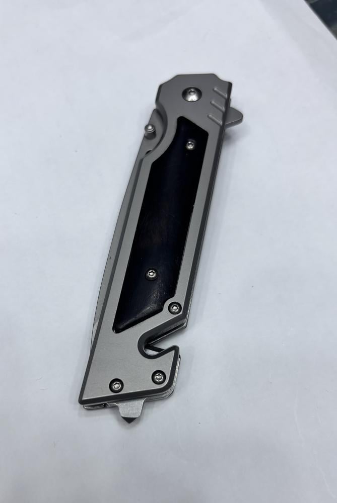 Knife (IZI) with wooden handle