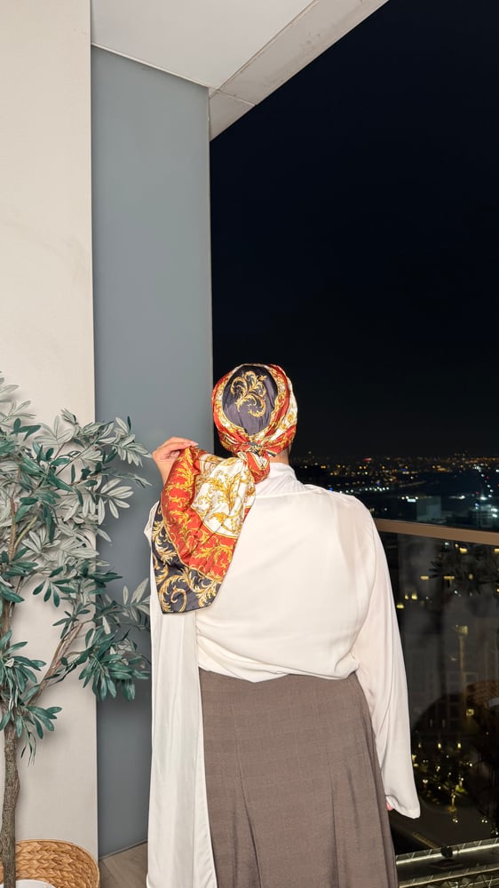 ميني تاي زخرفة ذهبي واحمر