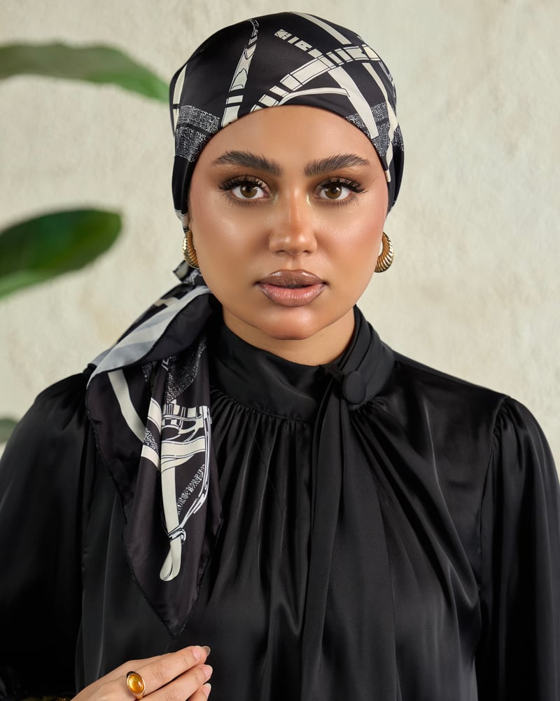 ميني تاي سلاسل ابيض واسود