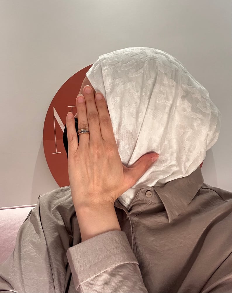 طرحه لف(قطعتين)لون اوف وايت