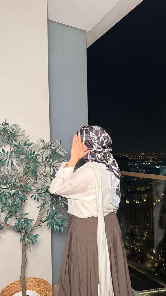 ميني تاي سلاسل ابيض واسود