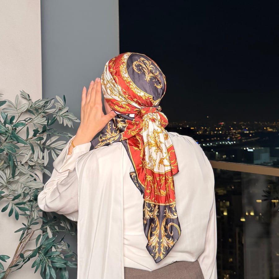ميني تاي زخرفة ذهبي واحمر