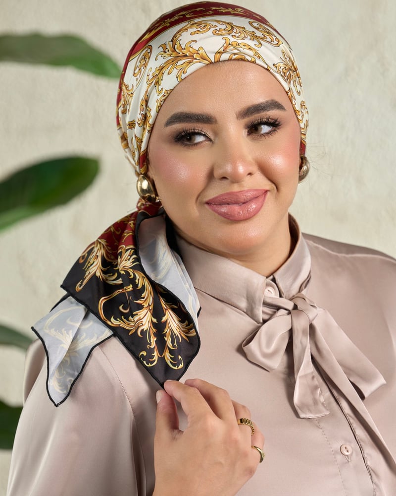 ميني تاي زخرفة ذهبي واحمر