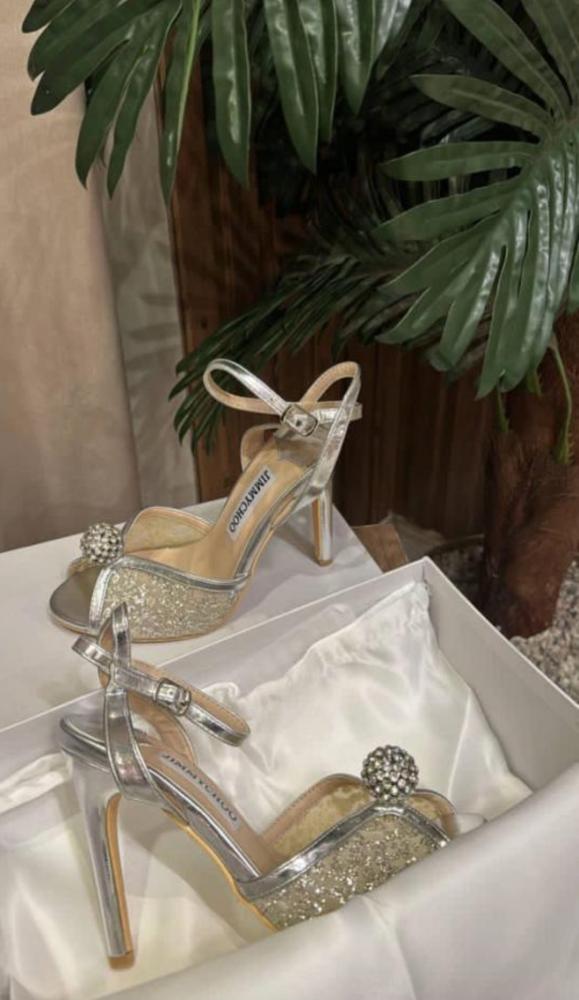 كعب دانتيل عرايس فضي قلتر JIMMY CHOO