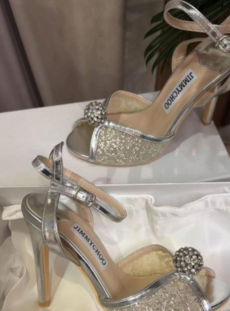 كعب دانتيل عرايس فضي قلتر JIMMY CHOO