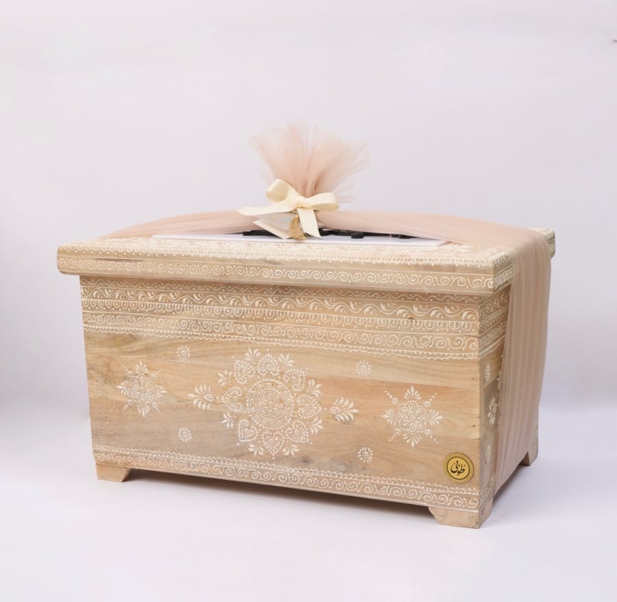 Living box on white prayer