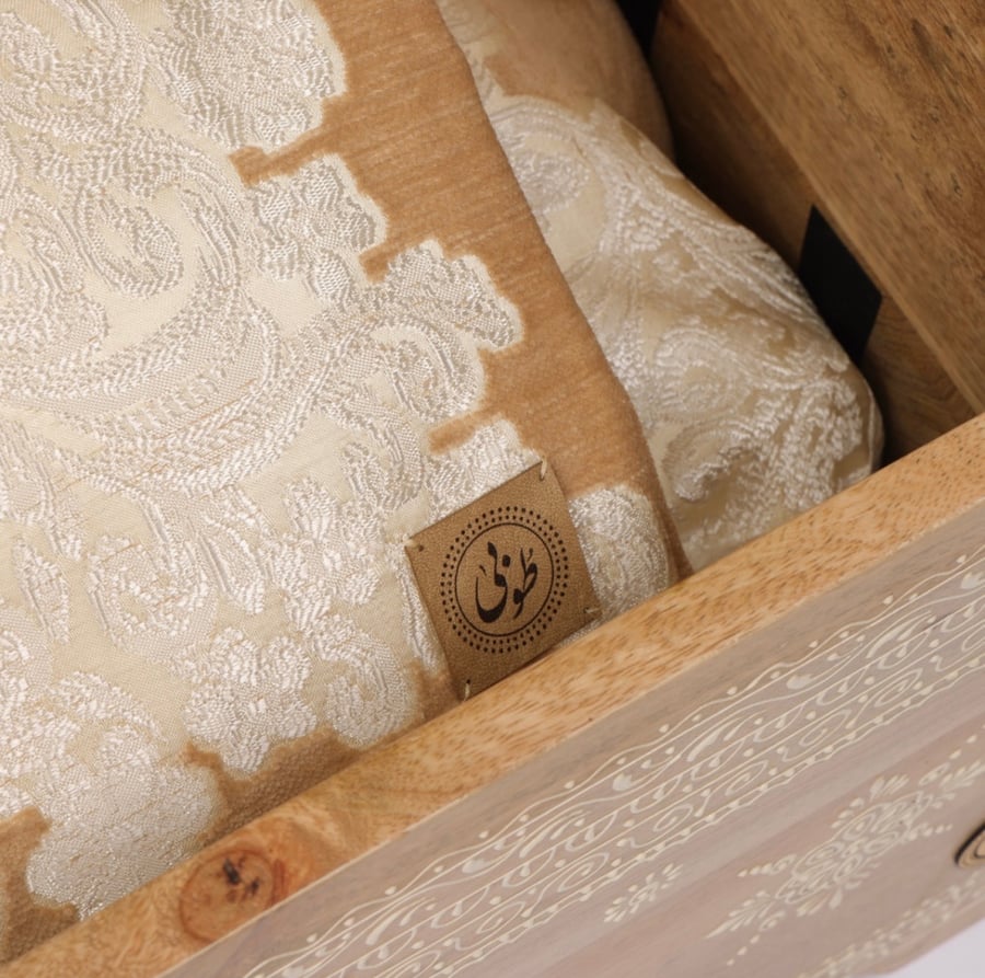 Living box on white prayer