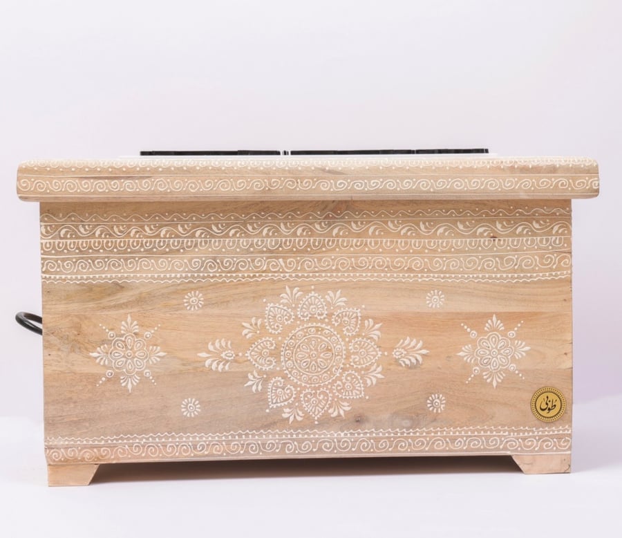 Living box on white prayer