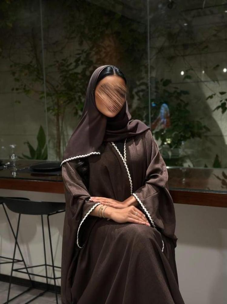 عباية نص بشت لنن بحريني و كلفة تطريز