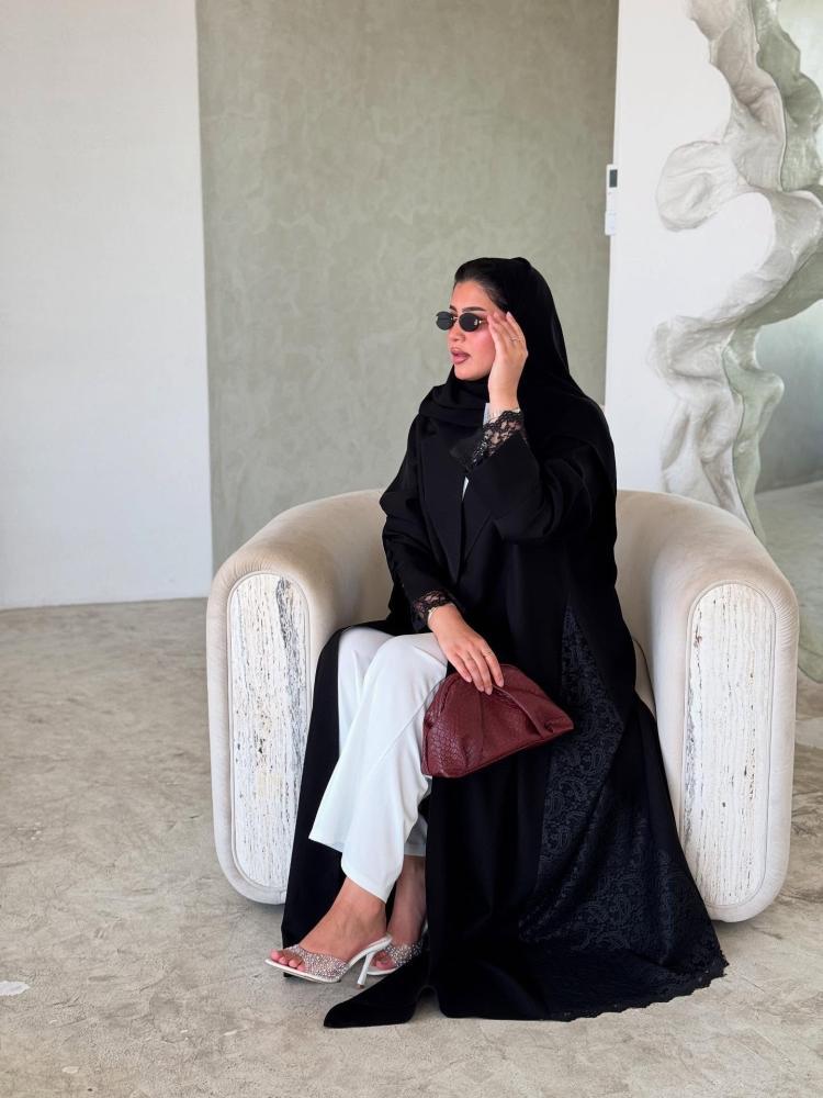 عباية ترف مع دانتيل