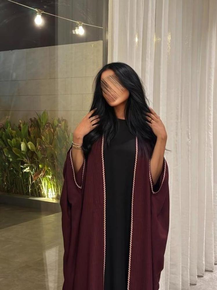 عباية نص بشت لنن بحريني و كلفة تطريز