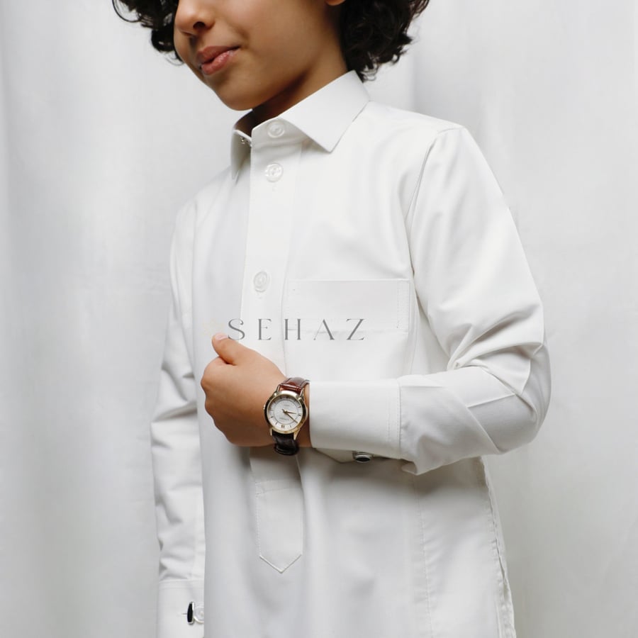 ساعه ولادي جلد بني مينا ابيض  من 4 سنوات الى 12 سنه