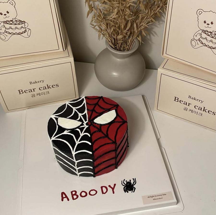 Spiderman cake 6 inch or 8 inch