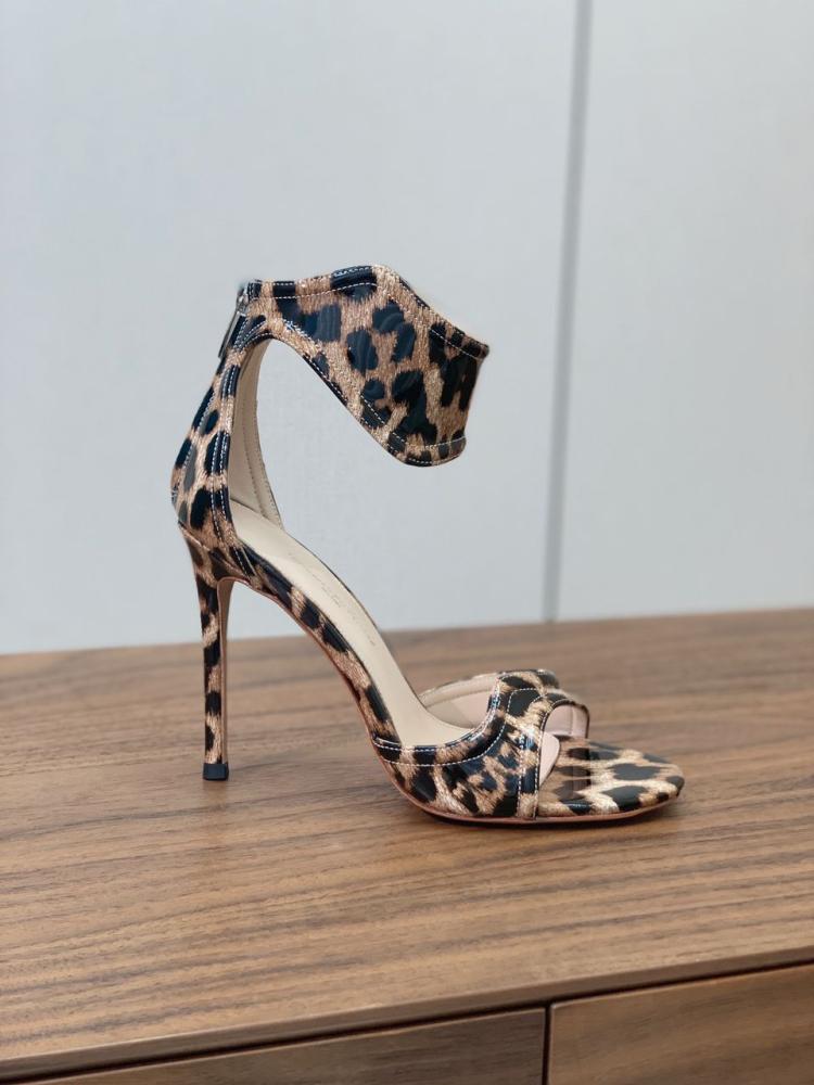 Giovanni Rossi heel