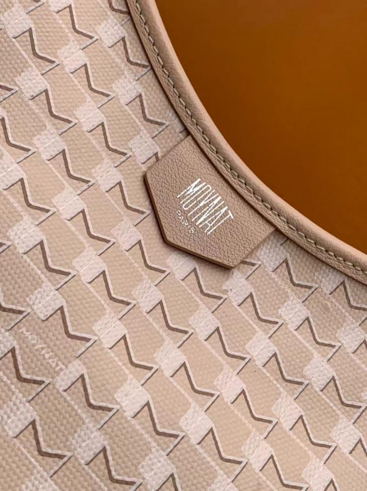 حقيبة Moynat