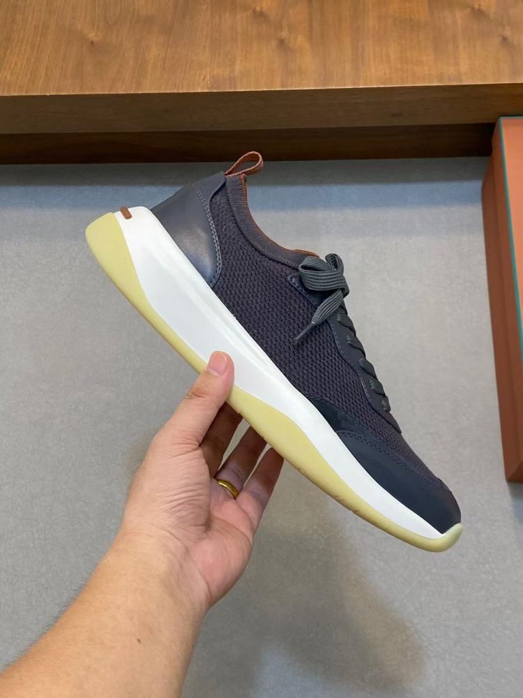 Loribiana shoe