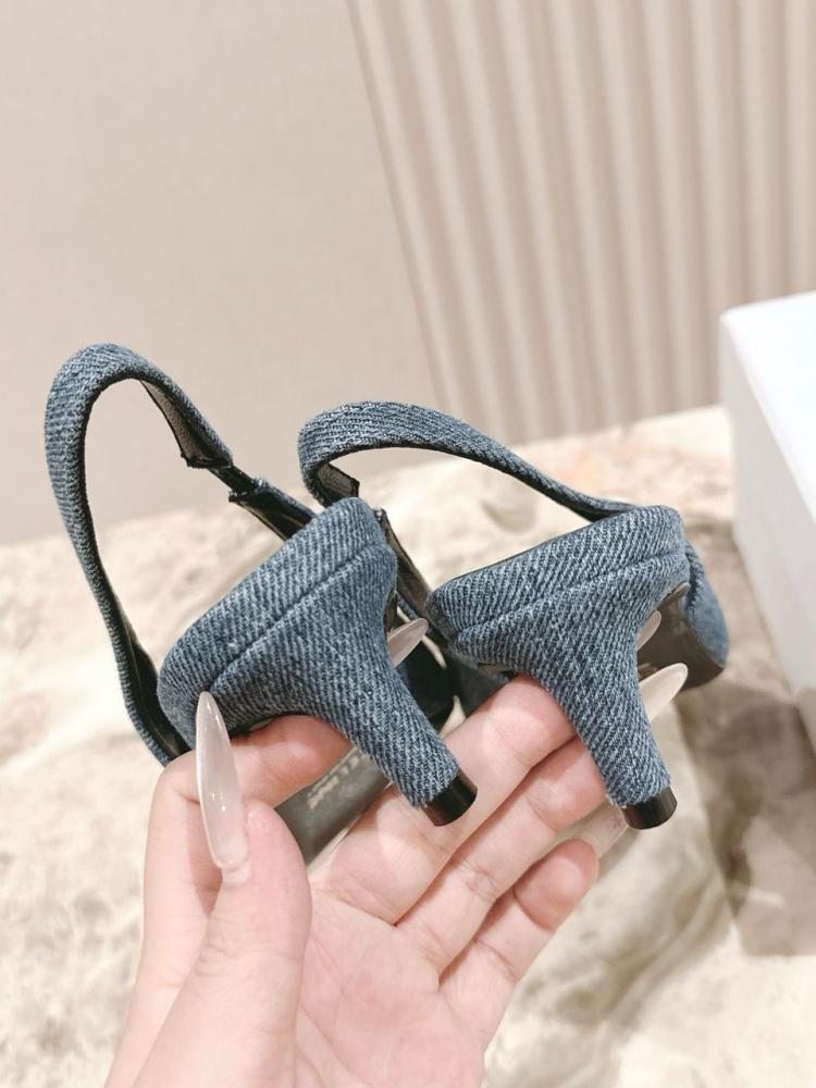 Heel and flat Sileen