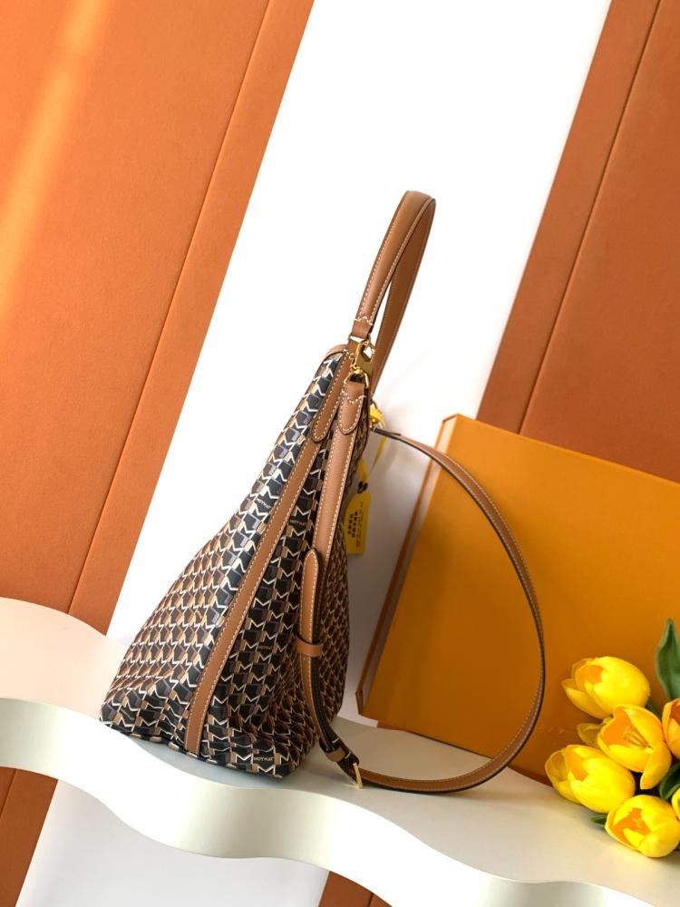 حقيبة Moynat