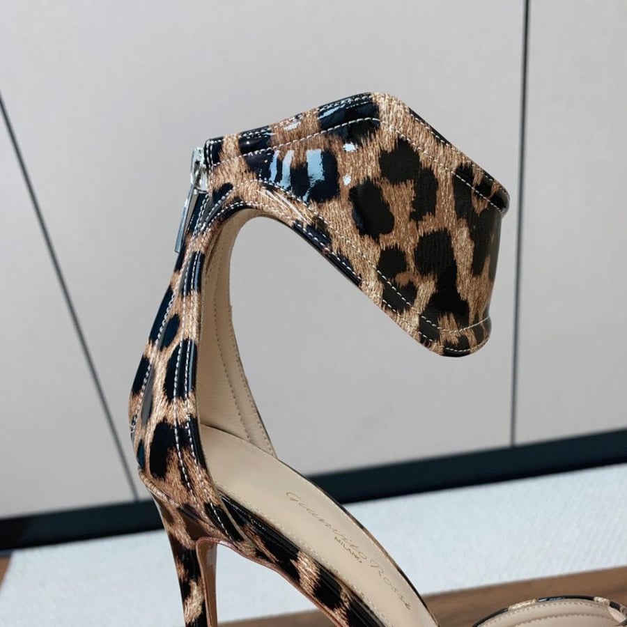 Giovanni Rossi heel