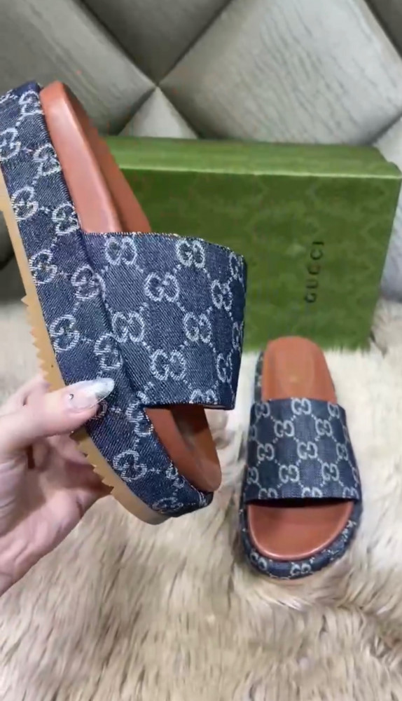 slippers gucci