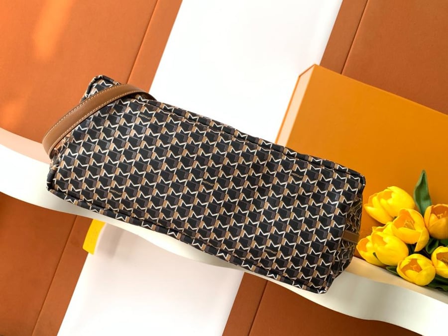 حقيبة Moynat
