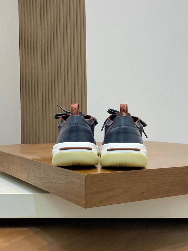 Loribiana shoe