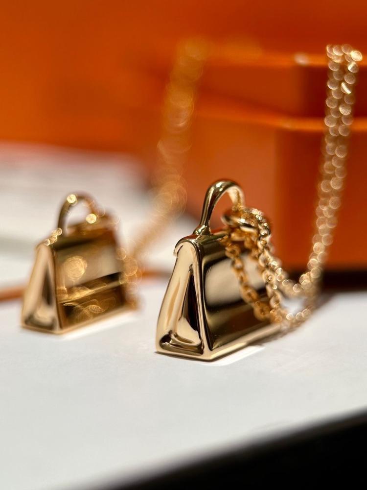 Hermes necklace (two sizes)