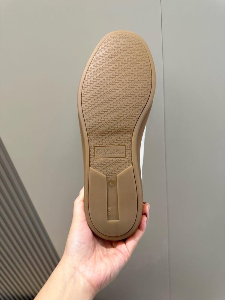 Loribiana shoe