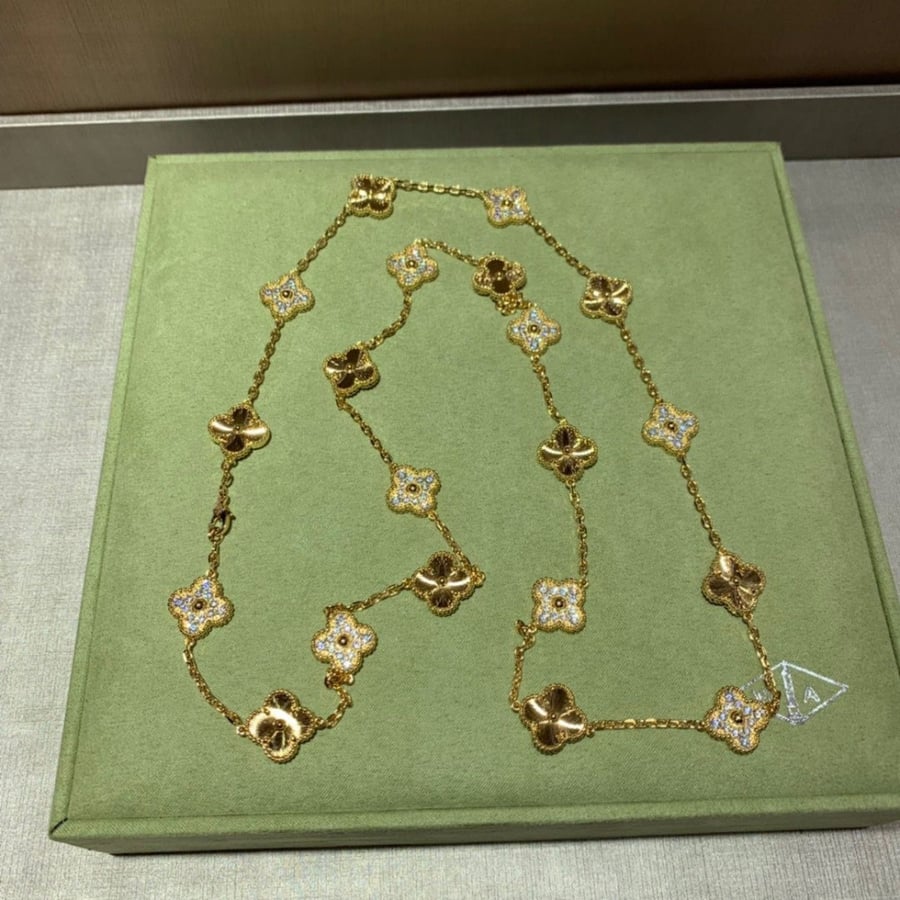 Van Cleef contract