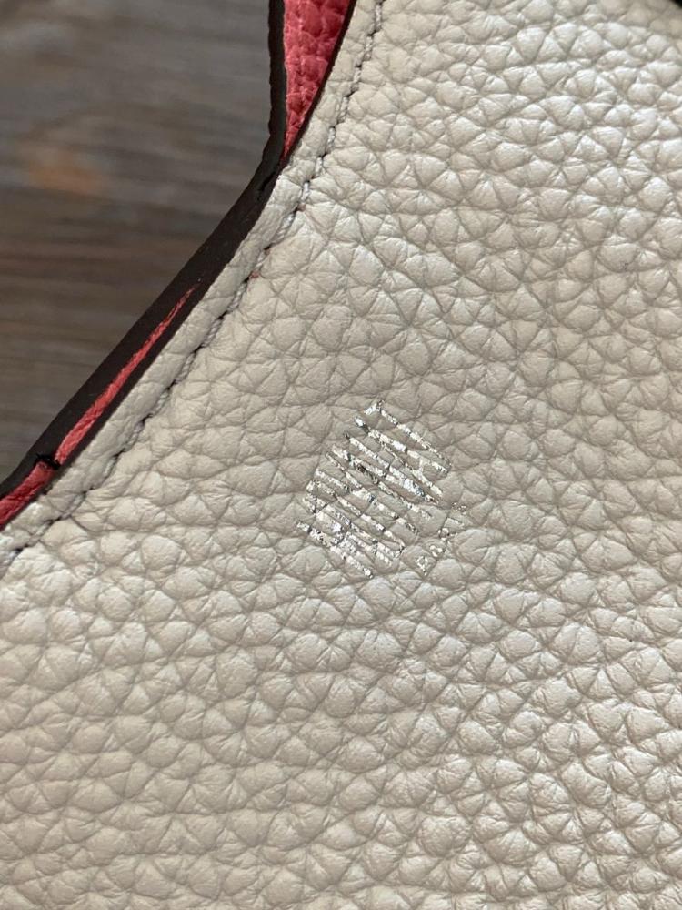 حقيبة Moynat
