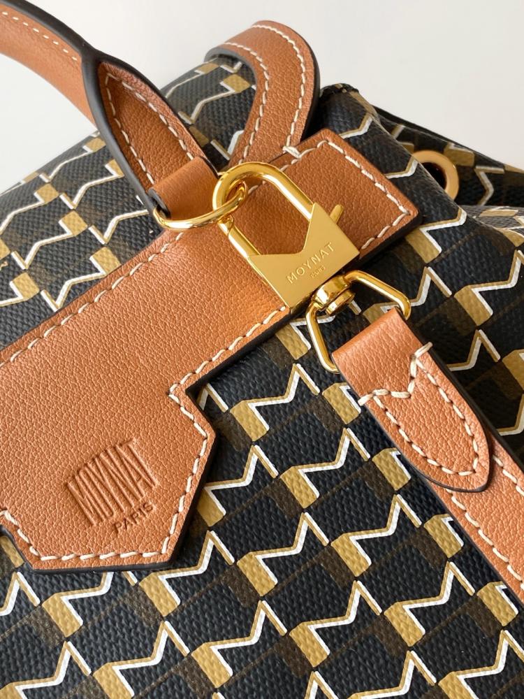 حقيبة Moynat