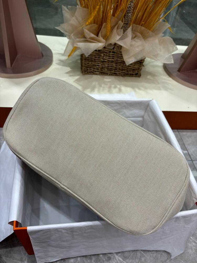 حقيبة هيرميز للأطفال cabriole nappy bag