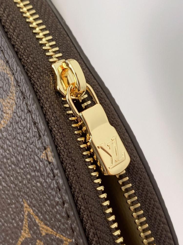 حقيبة لويس فيتون للميك اب