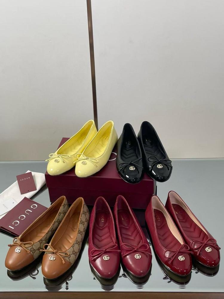 Gucci flat shoes