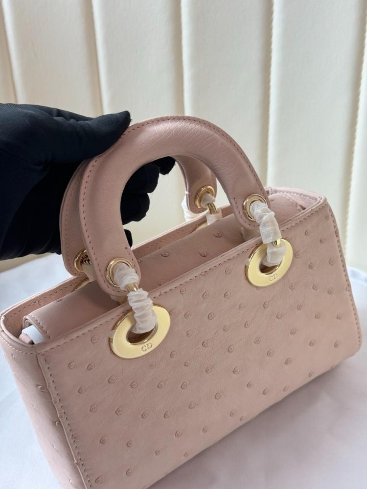 حقيبة ديور جلد اوستريش (١٠ لون)