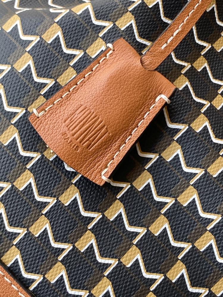 حقيبة Moynat