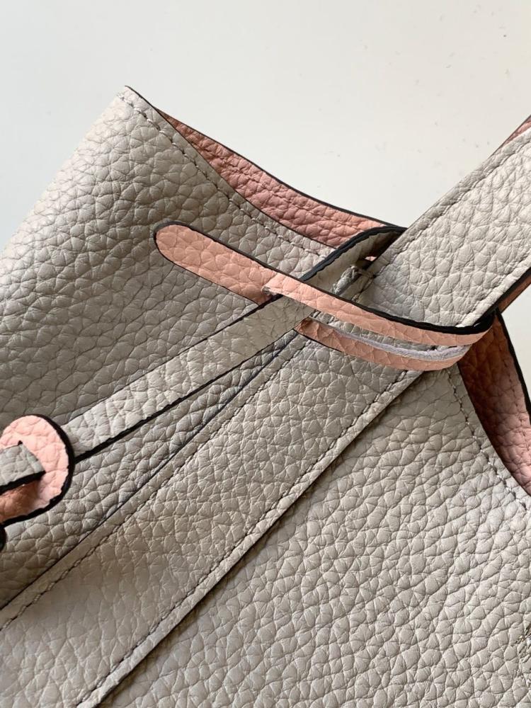 حقيبة Moynat