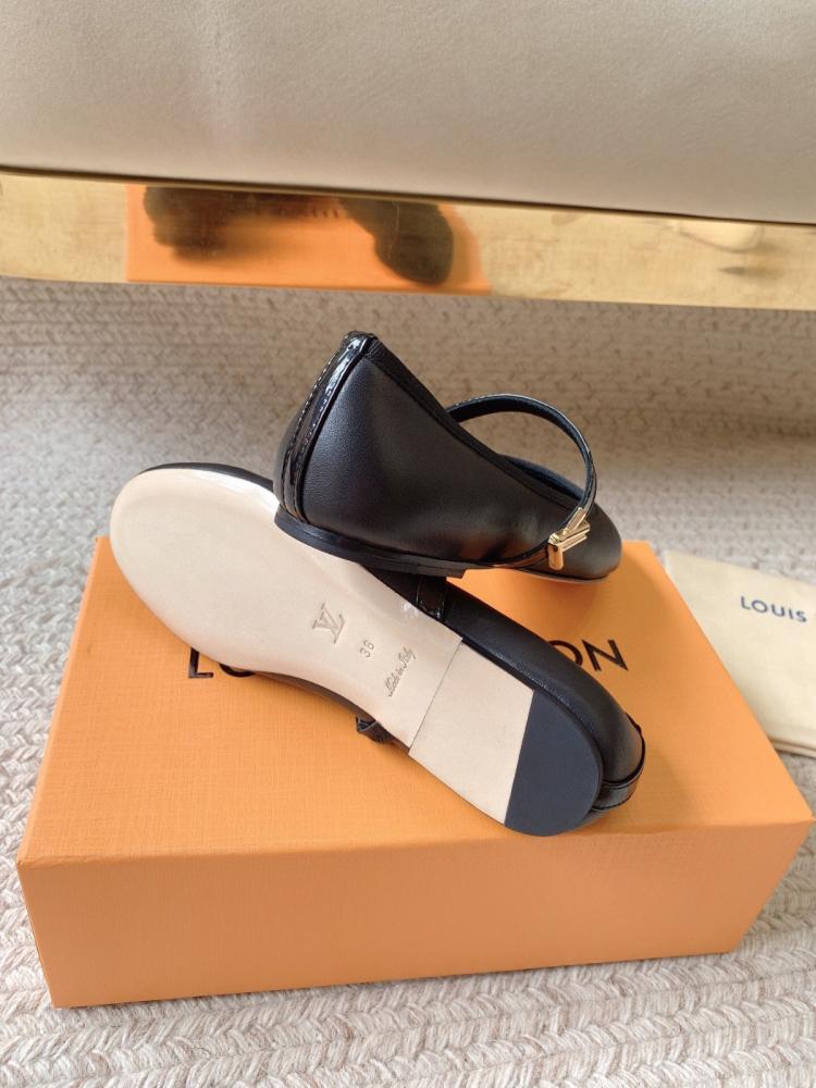 Louis Vuitton flats